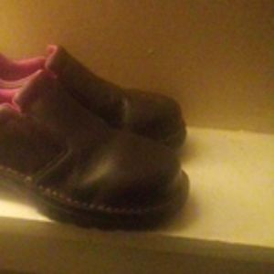 Size 6 woman Steele toe shoes